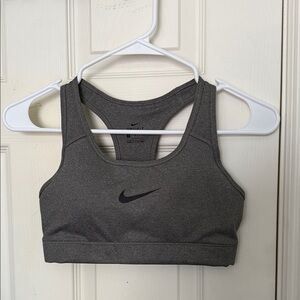 NWOT Nike Women's Victory Sports Bra